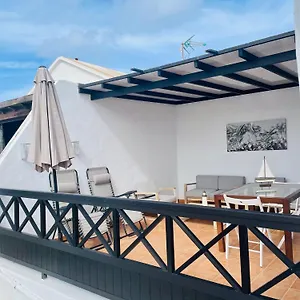 Con Amplia Terraza En La Playa Puerto del Carmen (Lanzarote)